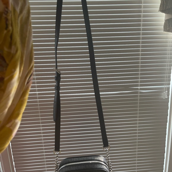 Michael Kors Jet Set Crossbody - Picture 3 of 7